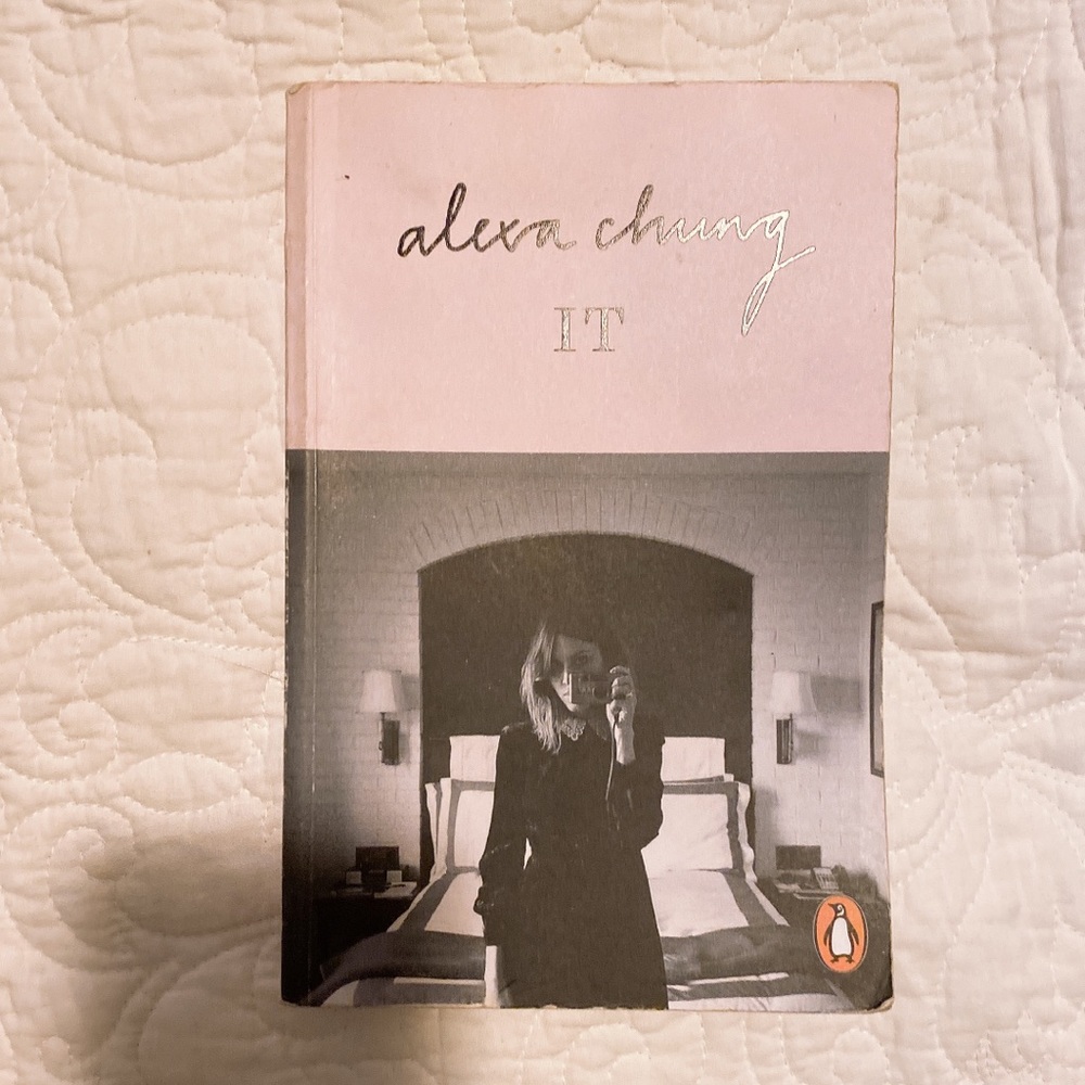 Alexa Chung IT book